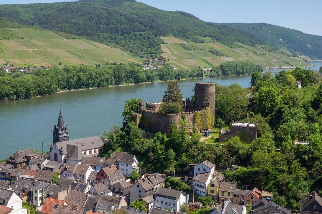 Rheintal-Ferien - 90 Qm Ferienwohnung Mit Wine & Style - Dein Urlaub Am Rhein Niederheimbach Esterno foto